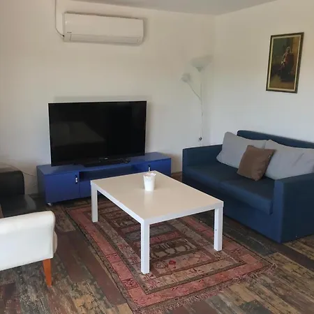 Vila Merkezde Konforu A Iki Odali *
