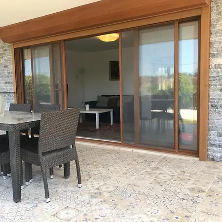 Merkezde Konforu A Iki Odali Vila Alaçatı